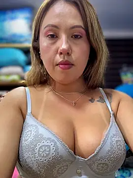 VIOLETA-25_ 现场XXX聊天