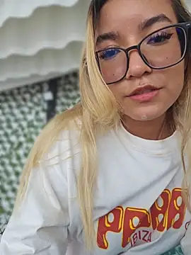 دردشة Pretty_roxxyy الجنسية المباشرة