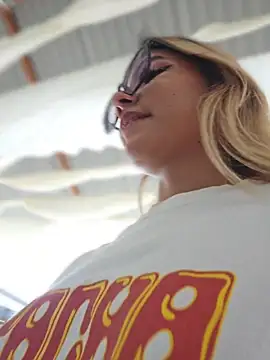 Pretty_roxxyy Webcam Show