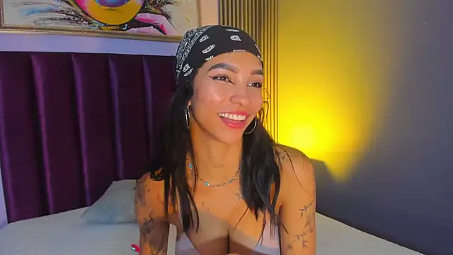 LauraAristizabal Chat XXX in diretta