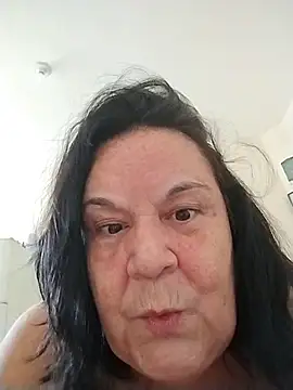 Yaya_Mineira's Live XXX Chat