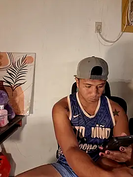 Felix_Asher Chat XXX in diretta