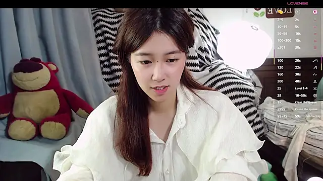 XueLi1902 Adlı Modelin Canlı XXX Sohbeti