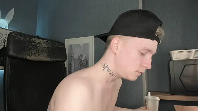 Онлайн чат XXX AlexxSweet