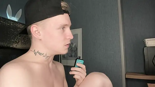  Вебкам-шоу AlexxSweet