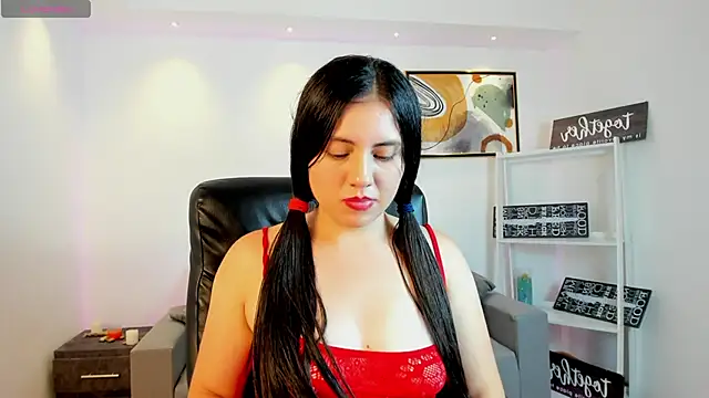 Alicee_BroownnのライブXXXチャット