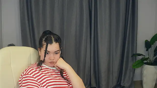 ShanaYock Webcam show