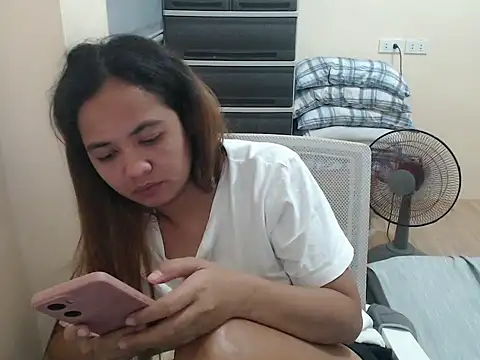 xTheLastVIRGINx 라이브 XXX 채팅