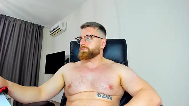 Findom_guy Adlı Modelin Canlı XXX Sohbeti