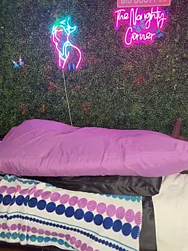 RenaThickAss Chat XXX in diretta