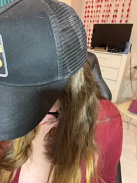 DienkaGreen Live XXX Chat