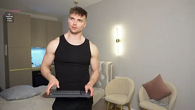 Nik_Sharp 即時 XXX 聊天