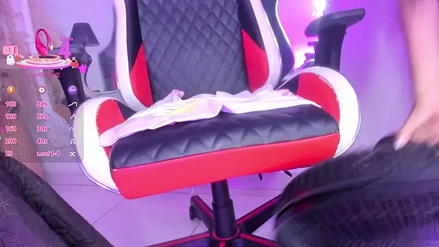 Chat XXX en directo de KarelyMitchel