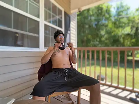 ThrowedWorldWide: απευθείας συνομιλία ΧΧΧ