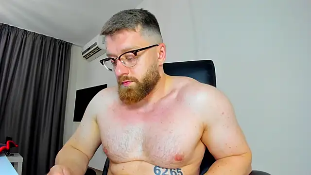 Show modela Findom_guy na web-kameri