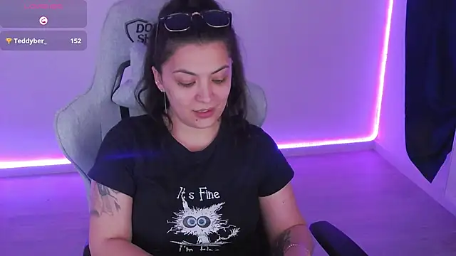 LuciaLoca ওয়েবক্যাম শো