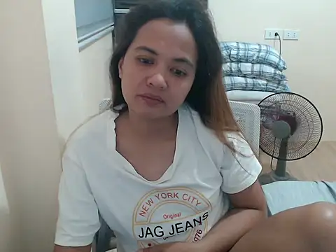 xTheLastVIRGINx live XXX chat