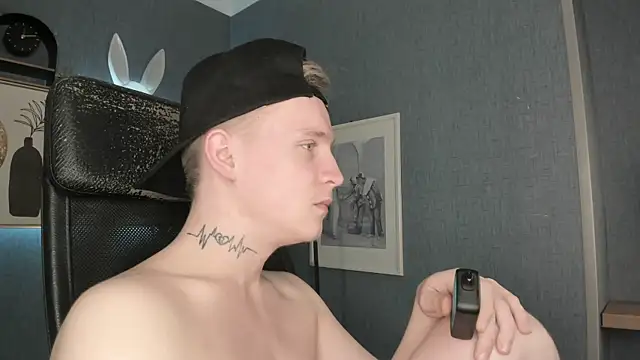 AlexxSweet: διαδικτυακό σόου στην κάμερα