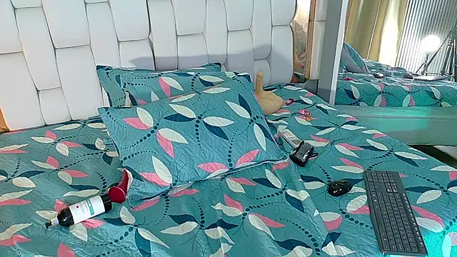 kinkylittlegirll's Live XXX Chat