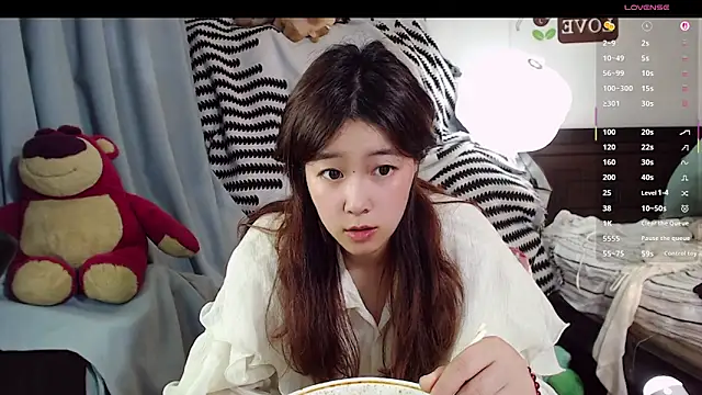 XueLi1902 – Naživo XXX chat