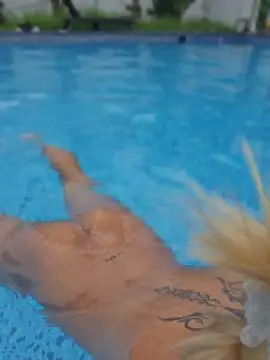 Pretty_roxxyy's Live XXX Chat