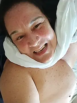 Yaya_Mineira's Live XXX Chat