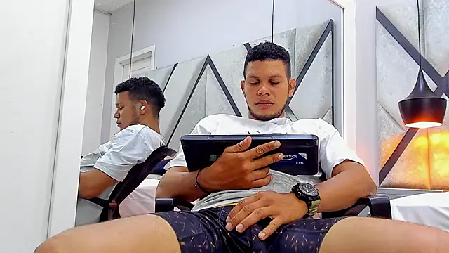 NohaBrooks live XXX chat