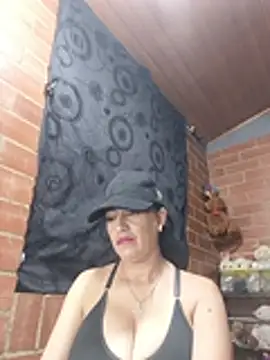 Alexandrina Adlı Modelin Canlı XXX Sohbeti