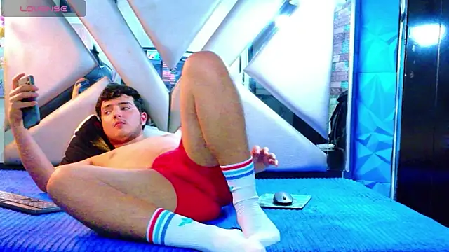 Oliver_Jamees Webcamshow