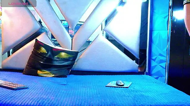 Вебкам-шоу Oliver_Jamees