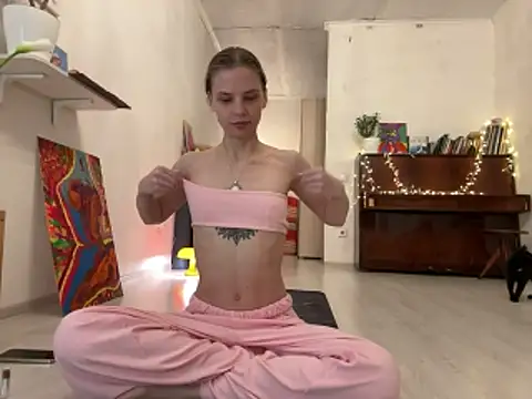 LeyaJohnson Adlı Modelin Canlı XXX Sohbeti