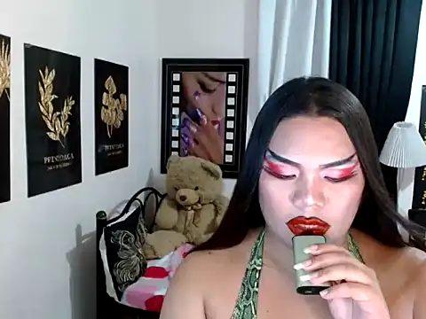 TSbrianaHugeCock Adlı Modelin Web Kamerası Şovu