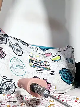 --Kenia Live XXX-Chat