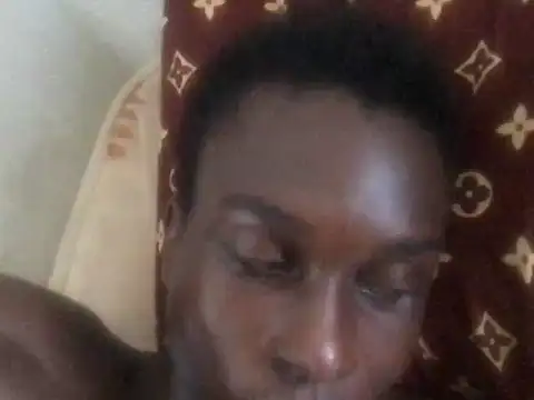 Chat XXX en directo de ShyyBoY1