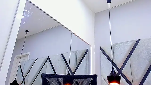 NohaBrooks: διαδικτυακό σόου στην κάμερα