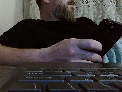 FROL83のライブXXXチャット