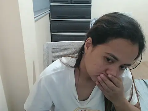 xTheLastVIRGINx – Live XXX-chat