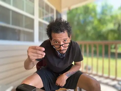 ThrowedWorldWide: απευθείας συνομιλία ΧΧΧ