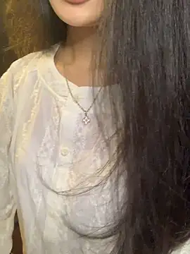 Nhinhi18 webcam show