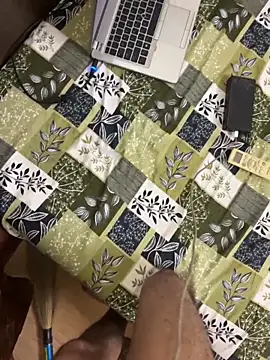 indianshycouple Chat XXX in diretta