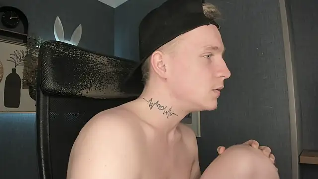 Онлайн чат XXX AlexxSweet