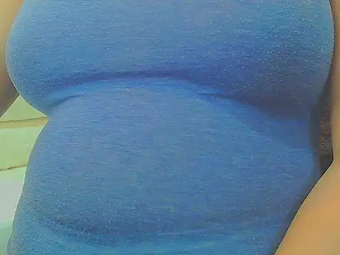 keepmepregnantT: διαδικτυακό σόου στην κάμερα