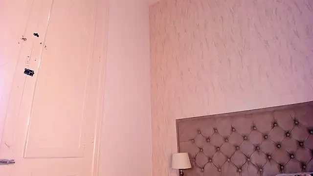 Sienna_brunette Adlı Modelin Canlı XXX Sohbeti