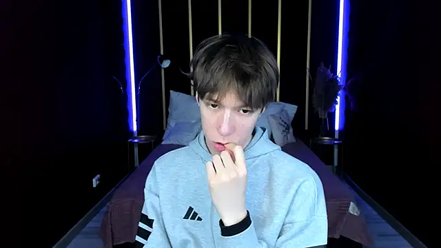 MarkBranston Adlı Modelin Canlı XXX Sohbeti