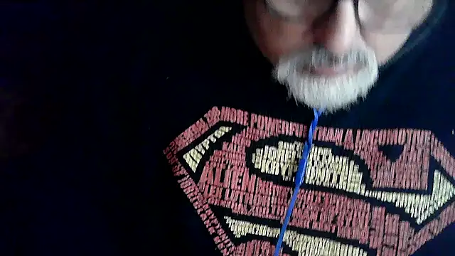 cashot58: διαδικτυακό σόου στην κάμερα