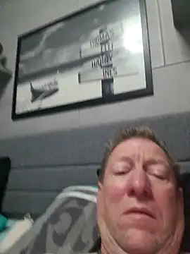 tomtom111111's Live XXX Chat