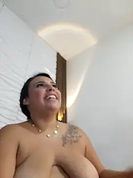 دردشة LizzRouse الجنسية المباشرة