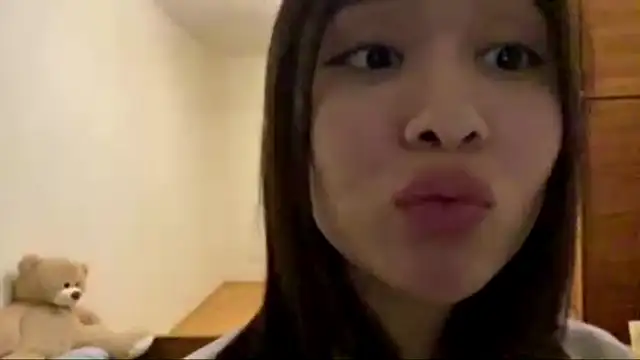 Živý XXX chat YourMiIa