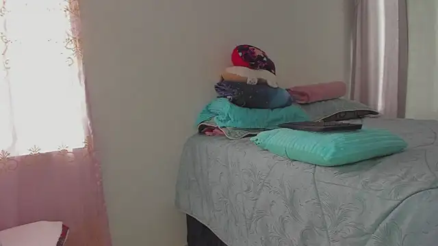 HARLEYNAPIERn Live XXX chat