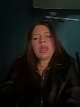 عرض كام shy-vibes